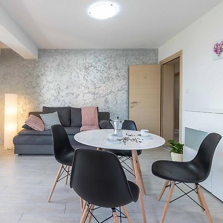 Apartments Villa Tre Marie 로비니 외부 사진