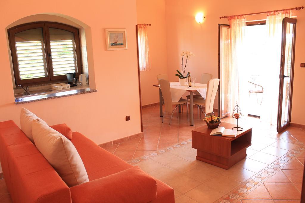 Apartments Villa Tre Marie 로비니 외부 사진