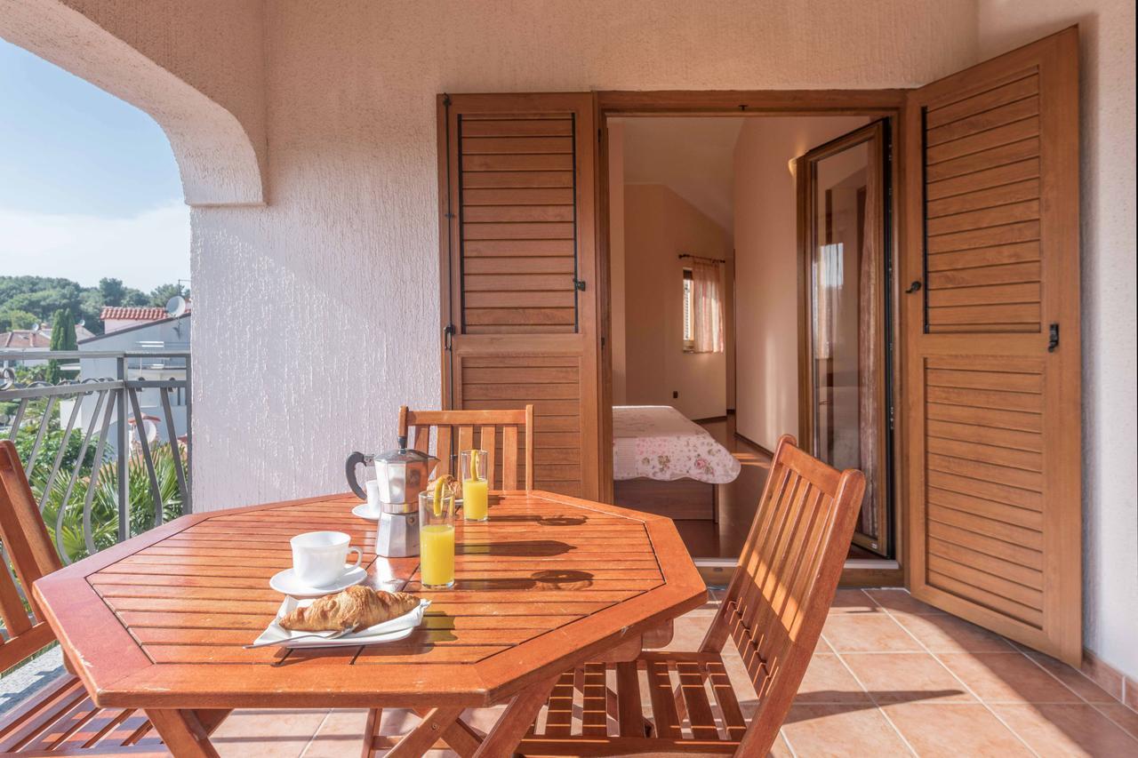 Apartments Villa Tre Marie 로비니 외부 사진