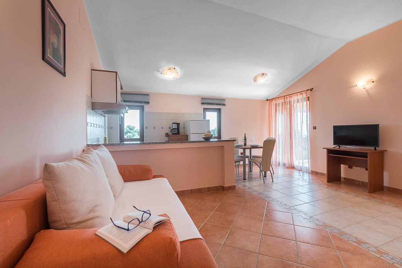 Apartments Villa Tre Marie 로비니 외부 사진