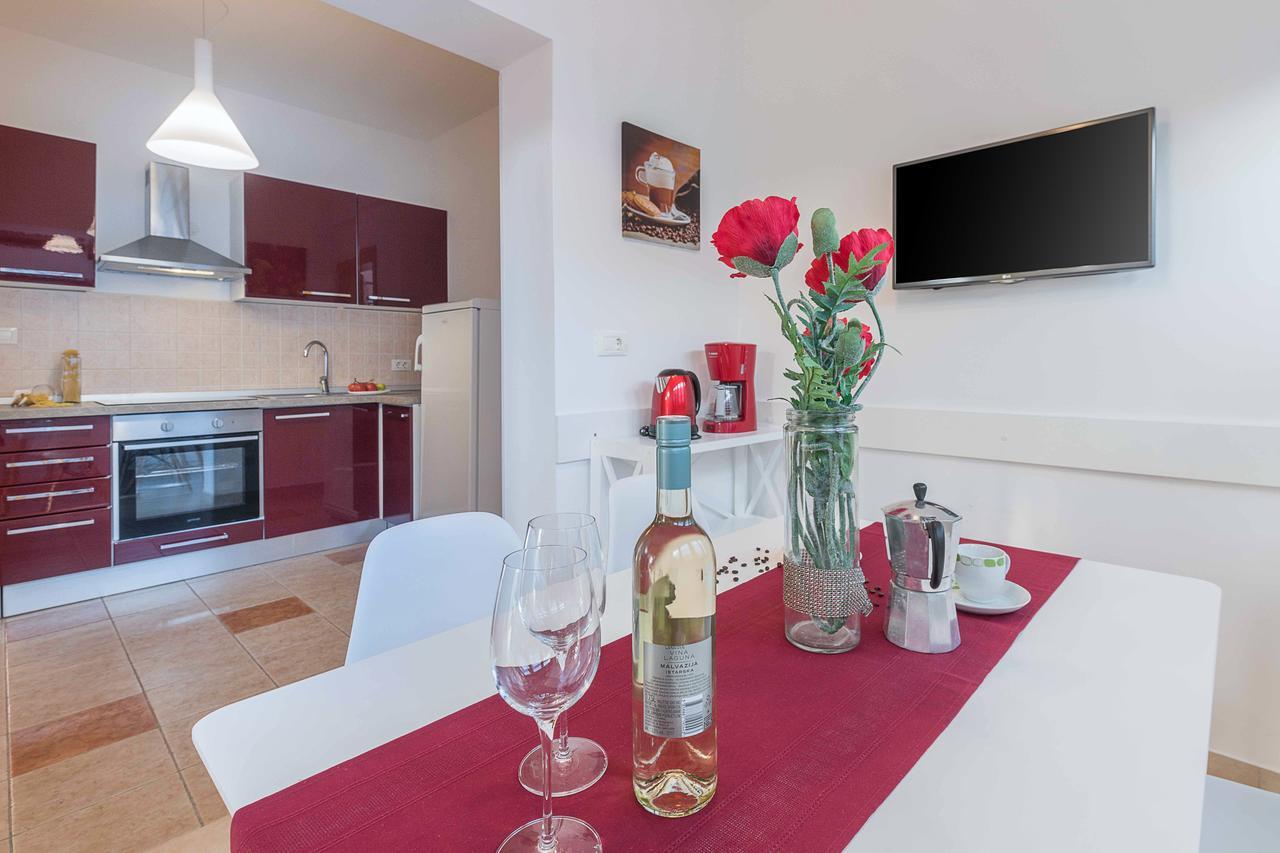 Apartments Villa Tre Marie 로비니 외부 사진