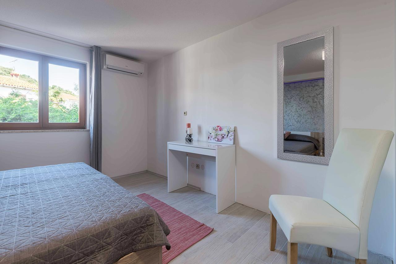 Apartments Villa Tre Marie 로비니 외부 사진