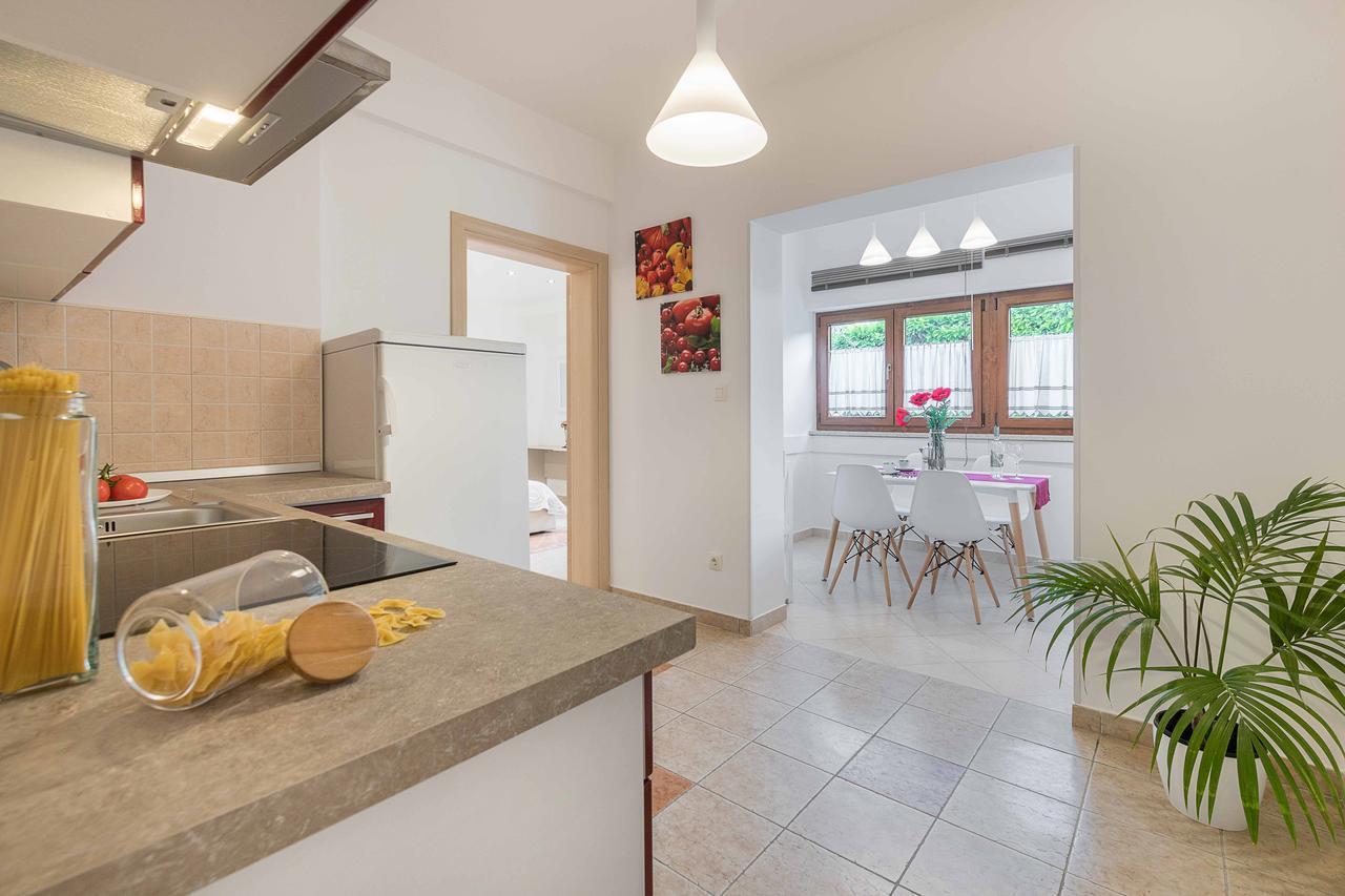 Apartments Villa Tre Marie 로비니 외부 사진