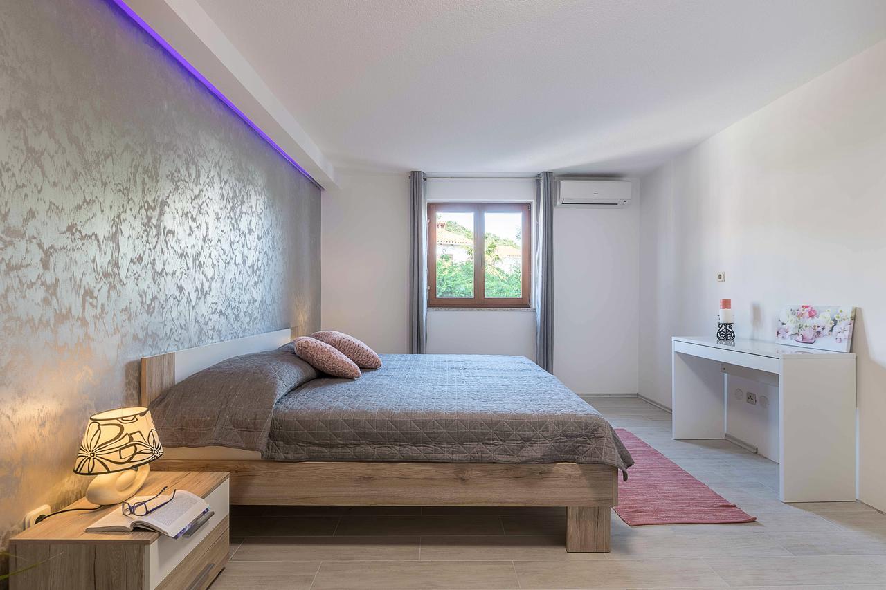 Apartments Villa Tre Marie 로비니 외부 사진