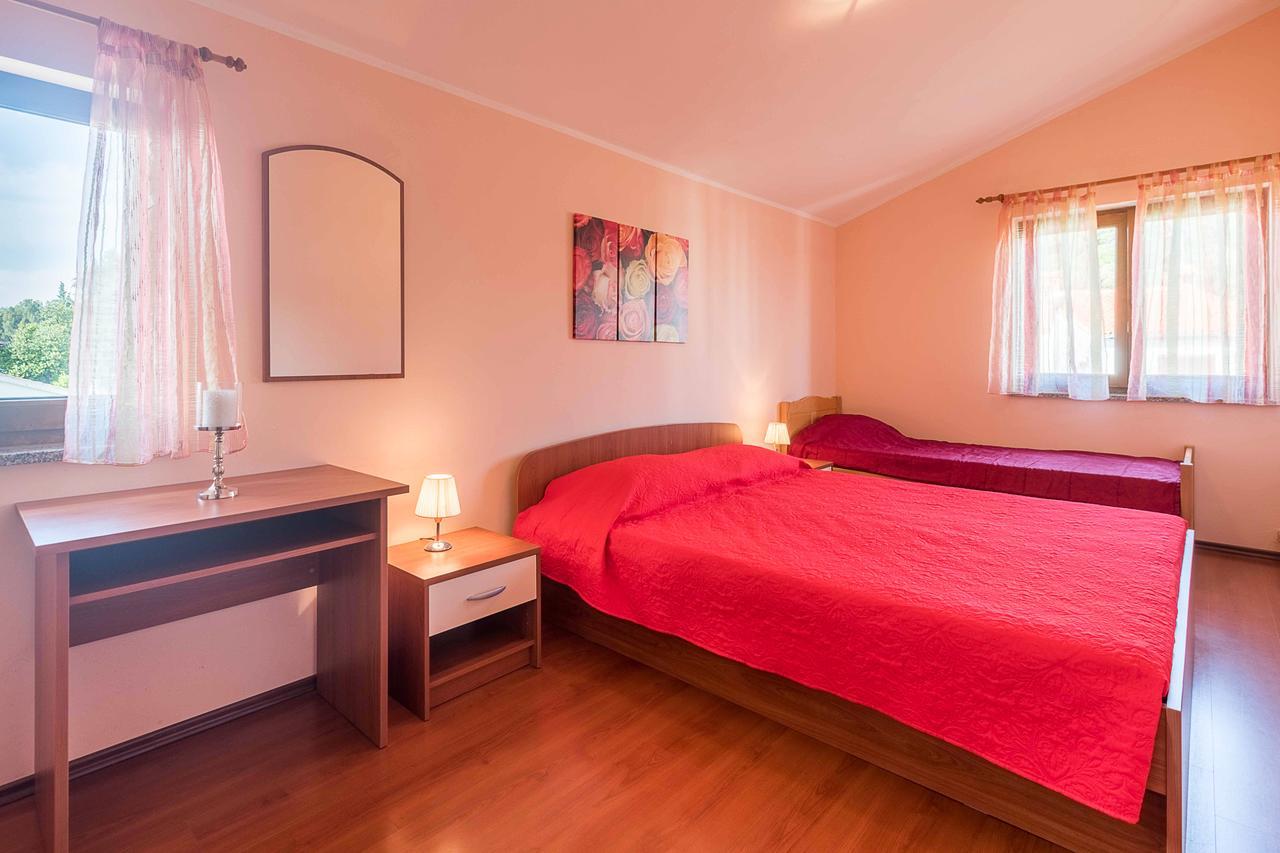 Apartments Villa Tre Marie 로비니 외부 사진