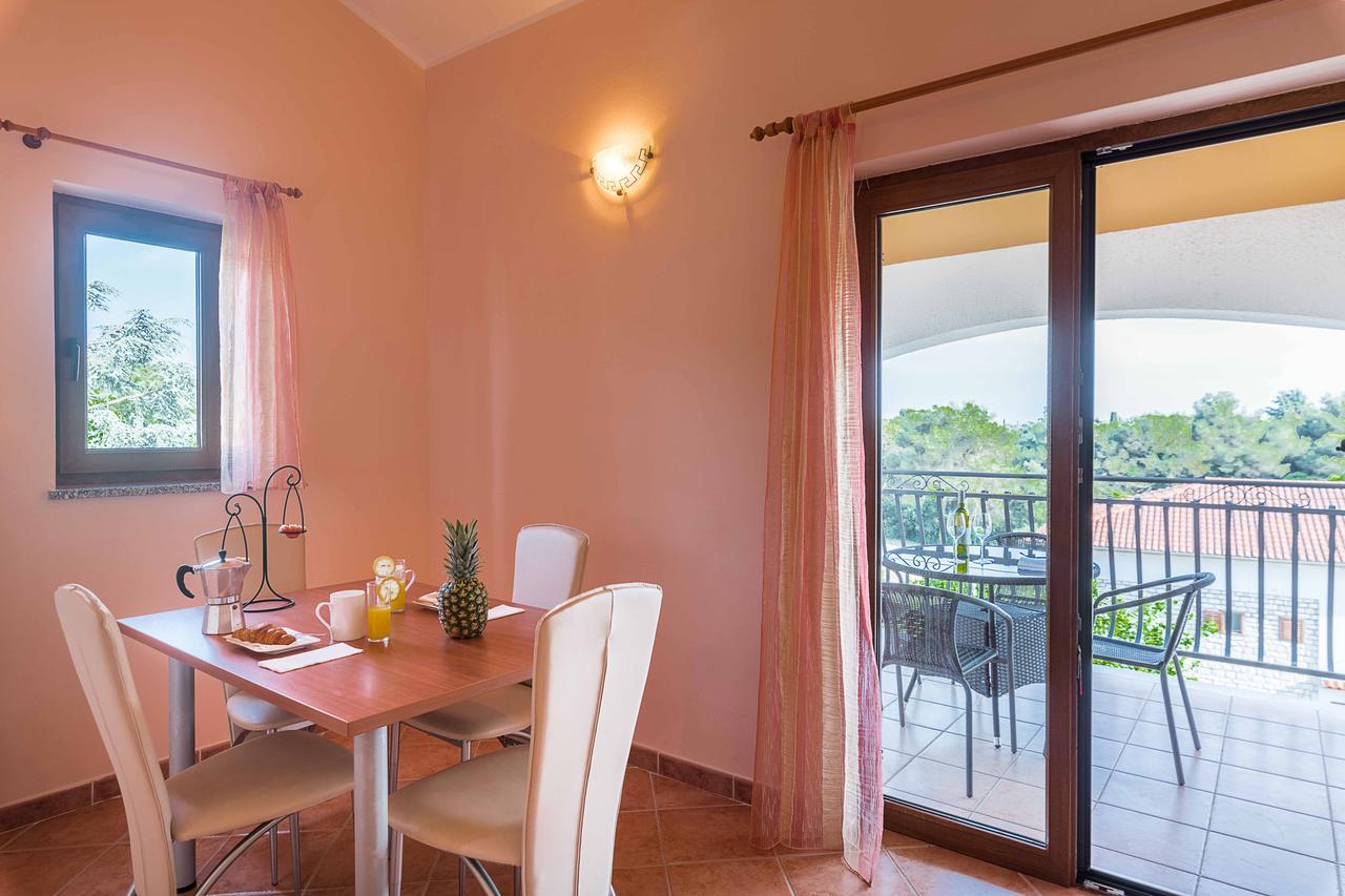 Apartments Villa Tre Marie 로비니 외부 사진