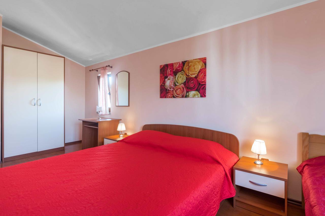 Apartments Villa Tre Marie 로비니 외부 사진